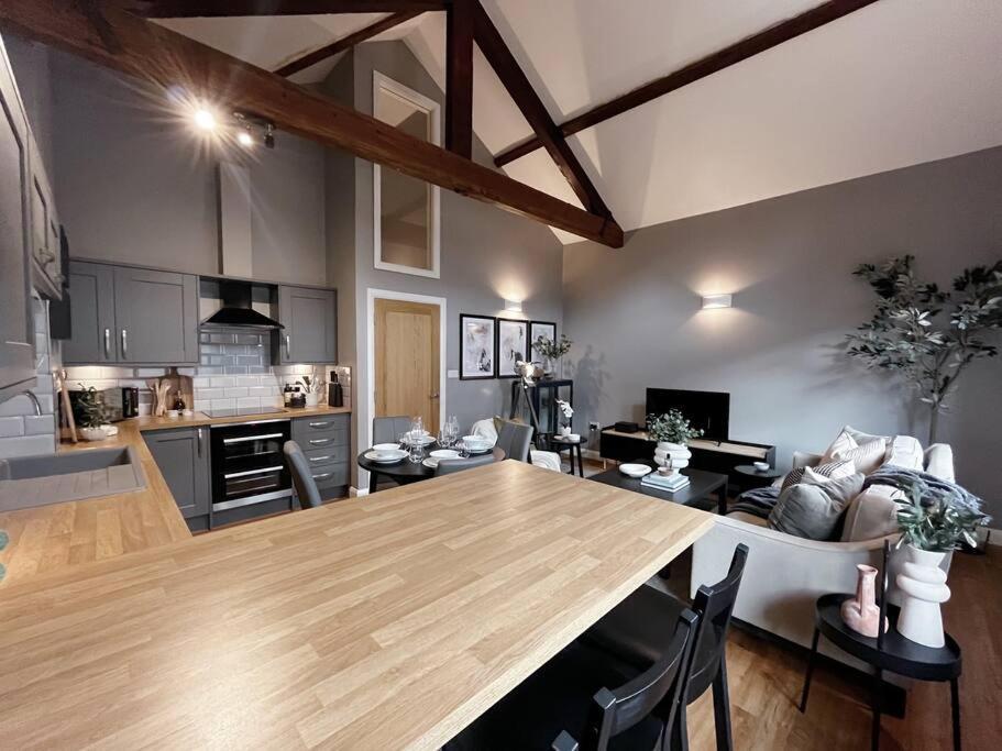Cosy 2 Bedroom Apartment Todmorden Exterior photo